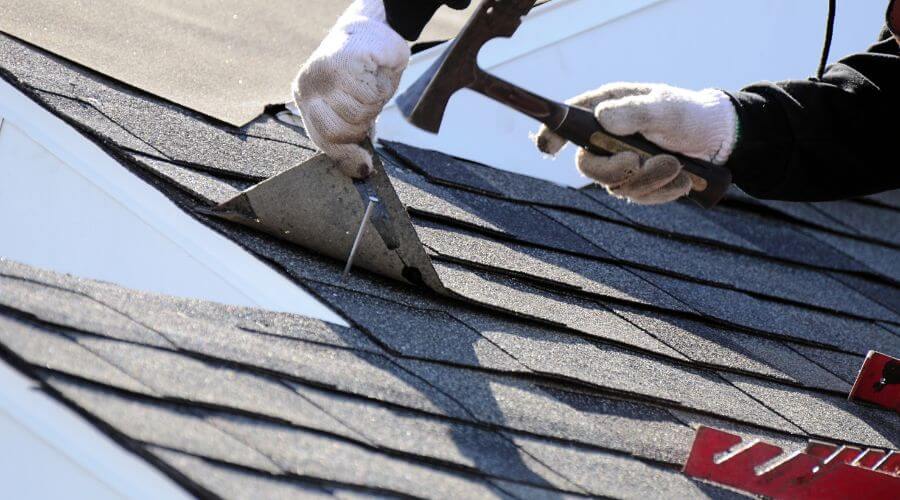 Professional gutter cleaning in Sealy, TX
